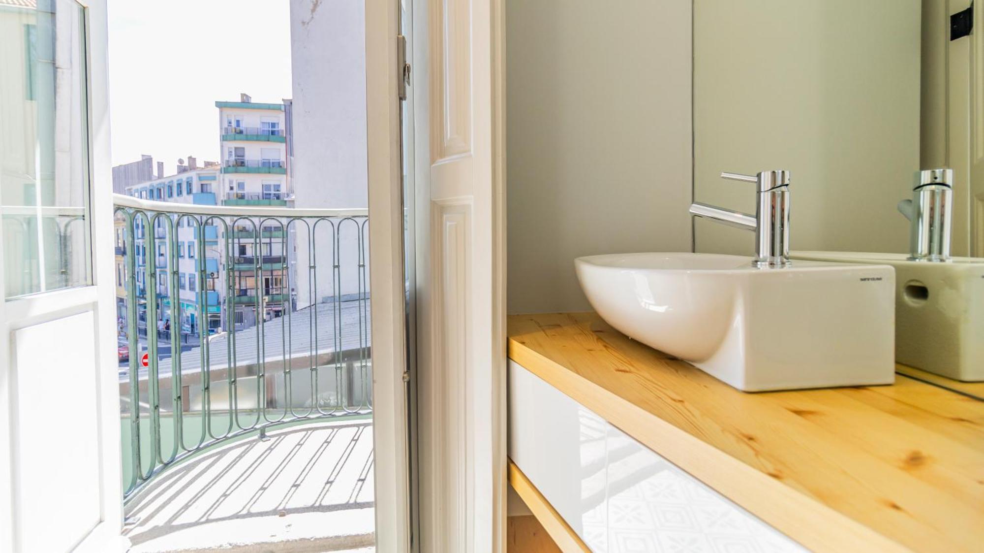 Barros Lima 493 By Lovelystay Porto Bagian luar foto